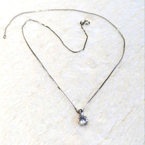Beautiful 1 Carat CZ Pendant on a 18" Italian Sterling Silver Chain - Picture 2 of 8